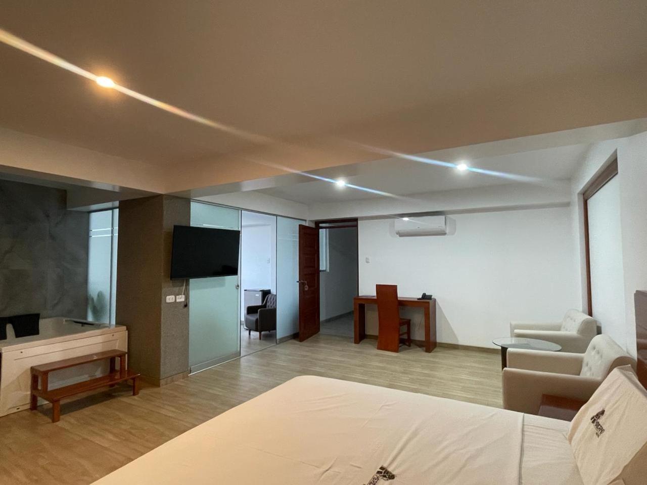 Hotel Americano Хаэн Экстерьер фото
